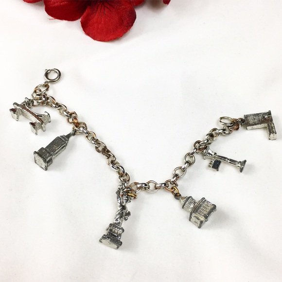 Vintage Jewelry - Vintage Silver Tone NYC Tourist Charm Bracelet Vintage Jewelry - Vintage Silver Tone NYC Tourist Charm Bracelet